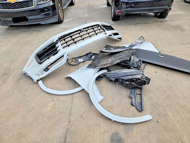 60800536 :رقم المزاد ، WP1AA2AYXNDA05917 vin ، 2022 Porsche Cayenne مزاد بيع