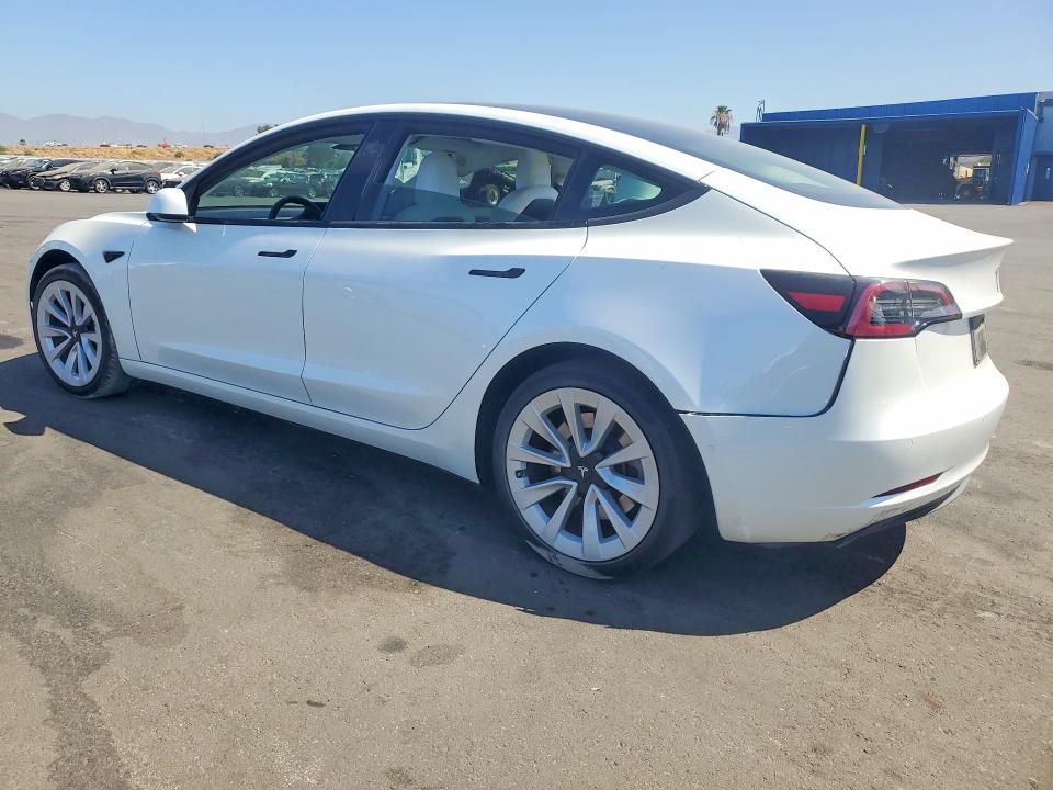 62711056 :رقم المزاد ، 5YJ3E1EA5NF373582 vin ، 2022 Tesla Model 3 مزاد بيع
