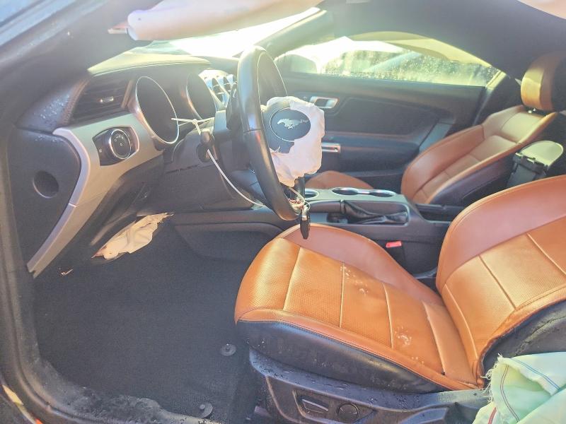 61318236 :رقم المزاد ، 1FA6P8CF3L5185114 vin ، 2020 Ford Mustang مزاد بيع