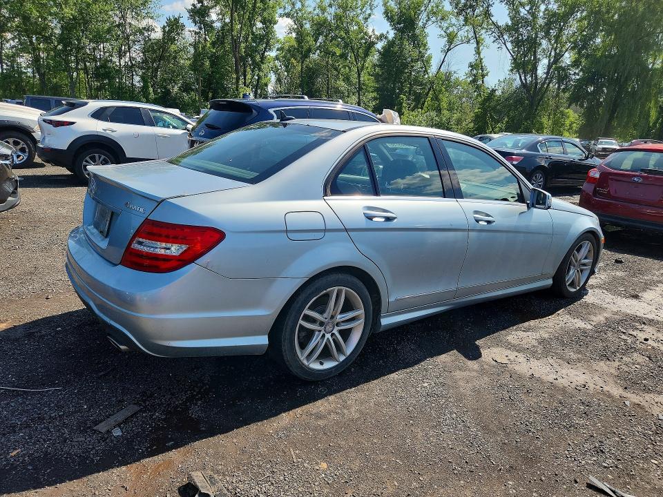 60089756 :رقم المزاد ، WDDGF8ABXDR275605 vin ، 2013 Mercedes-benz C مزاد بيع