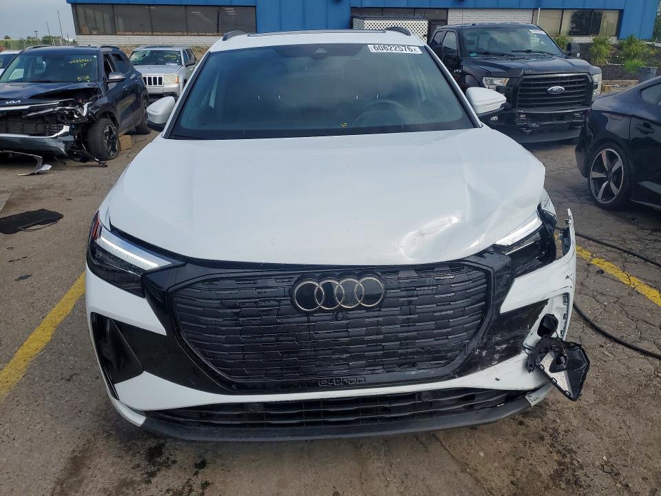 2024 Audi Q4 E-tron მანქანა იყიდება აუქციონზე, vin: WA1LUBFZ4RP054077, აუქციონის ნომერი: 60622576