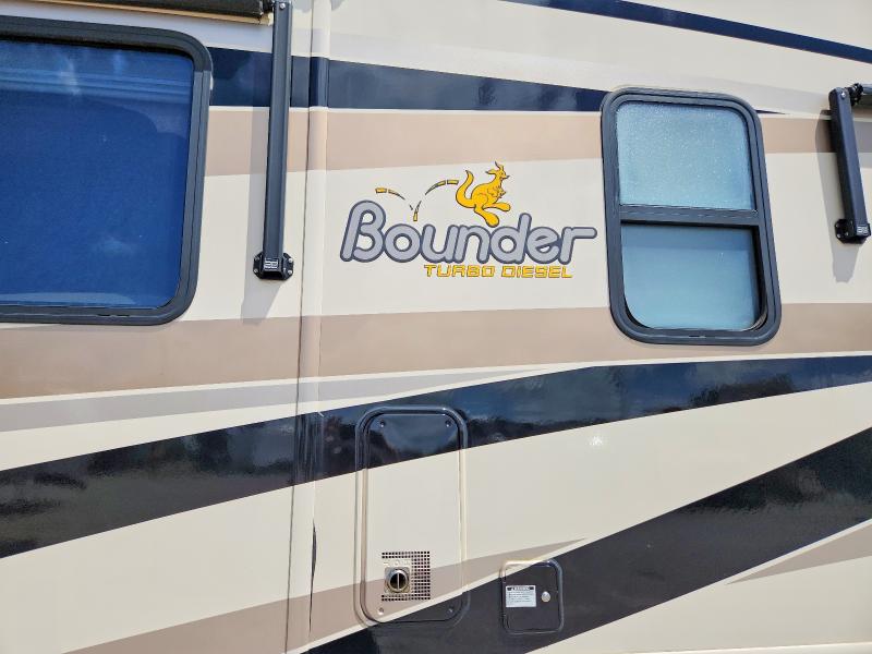 Продаж на аукціоні авто 2008 Fleetwood Bounder, vin: 4UZACJDT88CAD4908, номер лоту: 60926696
