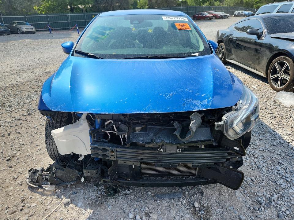 60373576 :رقم المزاد ، 3N1CN8EV0ML824383 vin ، 2021 Nissan Versa مزاد بيع