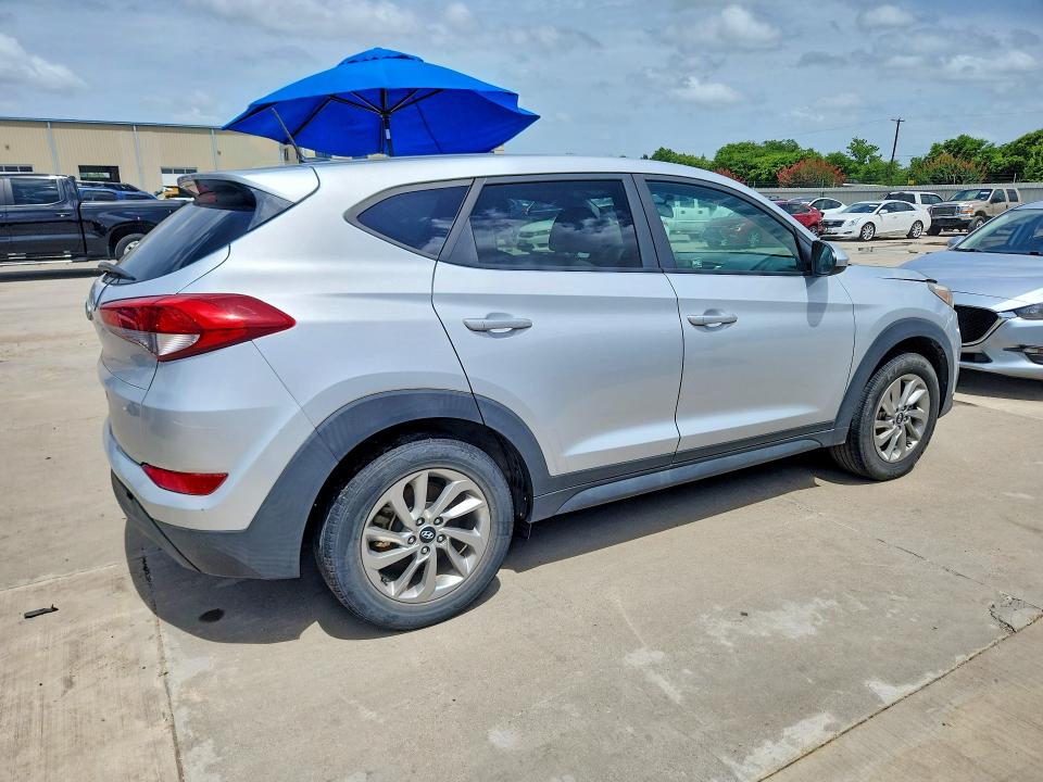 2017 Hyundai Tucson მანქანა იყიდება აუქციონზე, vin: KM8J23A45HU463804, აუქციონის ნომერი: 60899786