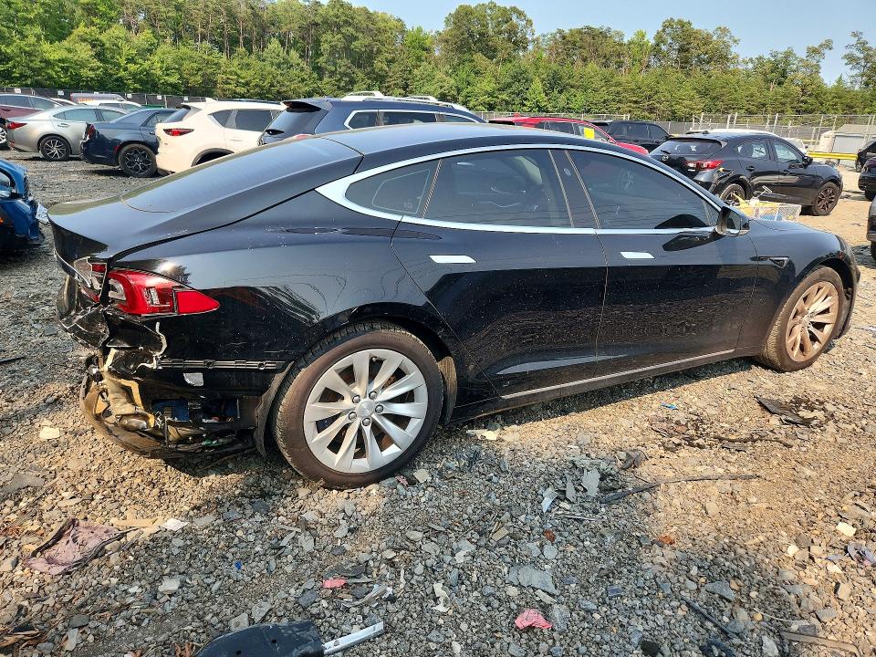61293976 :رقم المزاد ، 5YJSA1E11HF190594 vin ، 2017 Tesla Model S مزاد بيع
