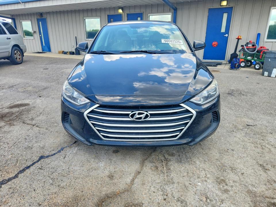 60082526 :رقم المزاد ، 5NPD84LFXJH290351 vin ، 2018 Hyundai Elantra مزاد بيع
