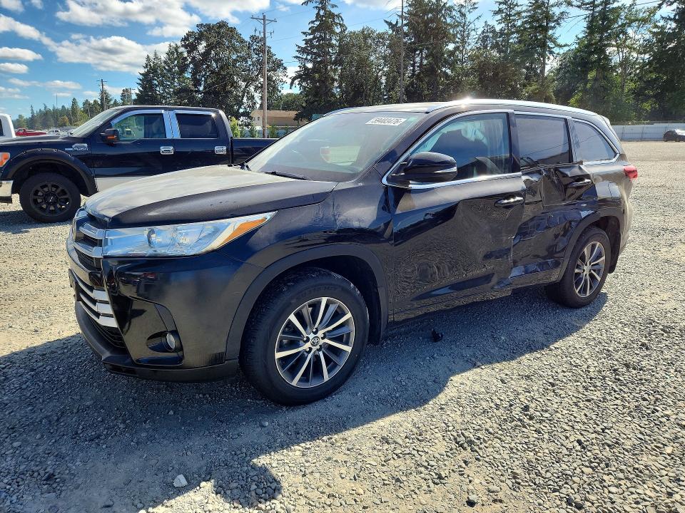 2018 Toyota Highlander მანქანა იყიდება აუქციონზე, vin: 5TDJZRFH9JS905993, აუქციონის ნომერი: 59403476