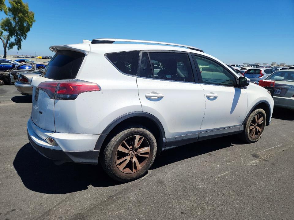 Продажа на аукционе авто 2017 Toyota Rav4, vin: JTMWFREV5HJ716173, номер лота: 60834796