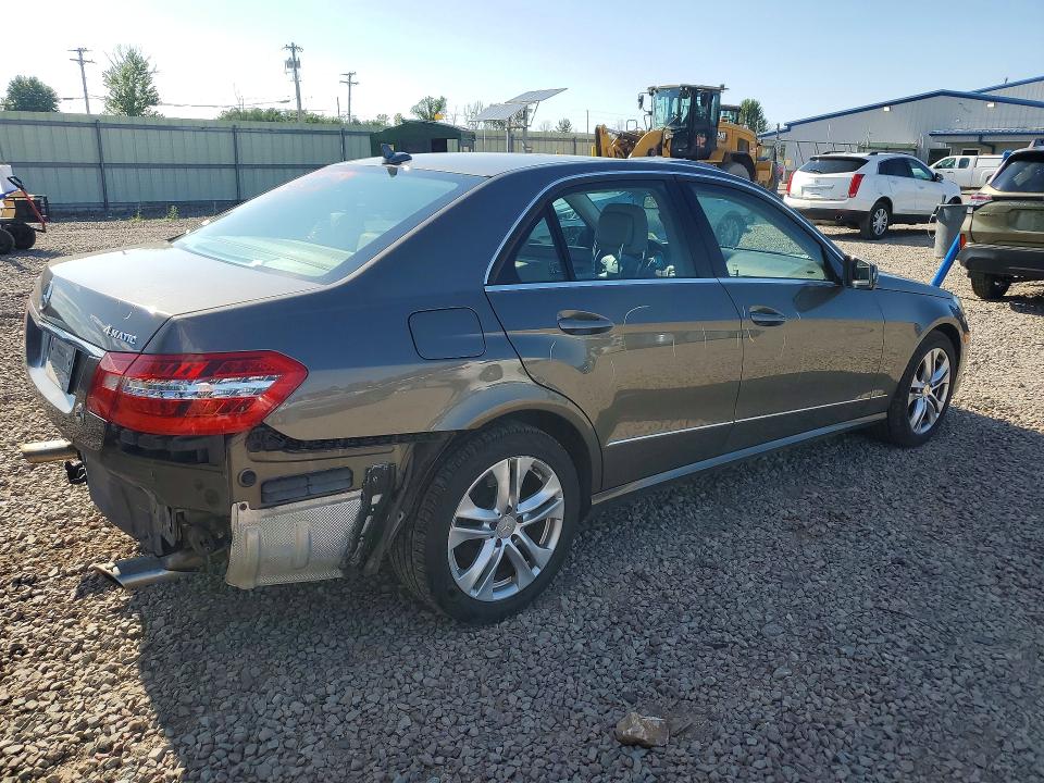 62336246 :رقم المزاد ، WDDHF8HB6BA351682 vin ، 2011 Mercedes-benz E مزاد بيع