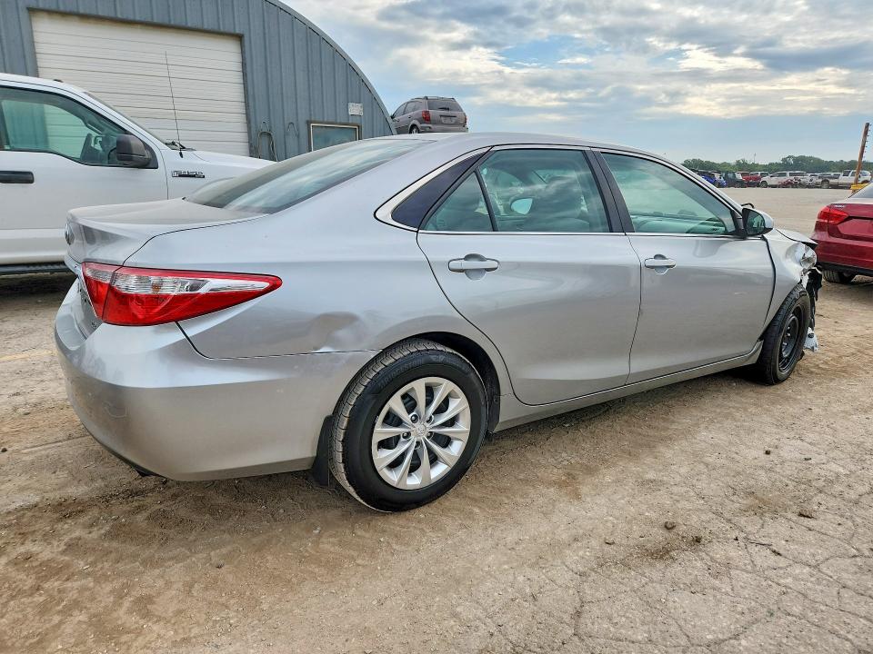 60712416 :رقم المزاد ، 4T1BF1FK5GU178183 vin ، 2016 Toyota Camry مزاد بيع