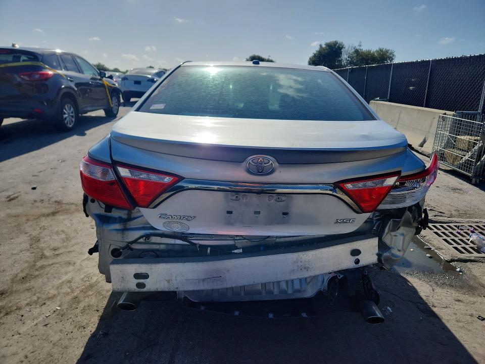 2015 Toyota Camry მანქანა იყიდება აუქციონზე, vin: 4T1BK1FK8FU029485, აუქციონის ნომერი: 61225716