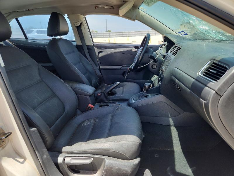 62427546 :رقم المزاد ، 3VWDX7AJ5BM305374 vin ، 2011 Volkswagen Jetta مزاد بيع