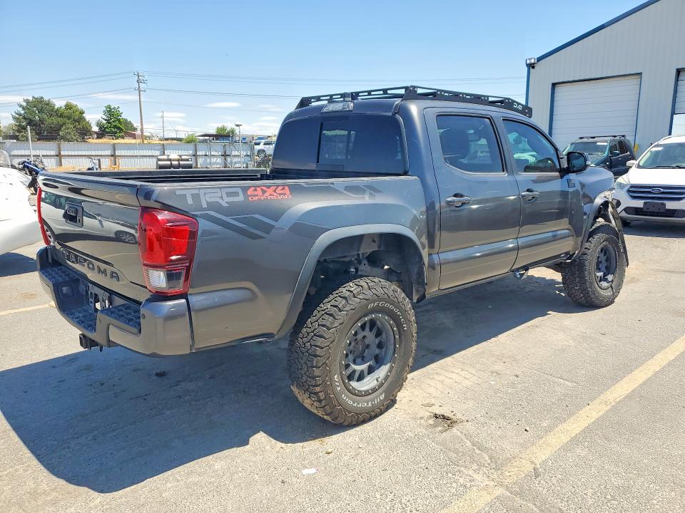 59120556 :رقم المزاد ، 3TMCZ5AN2JM152158 vin ، 2018 Toyota Tacoma مزاد بيع