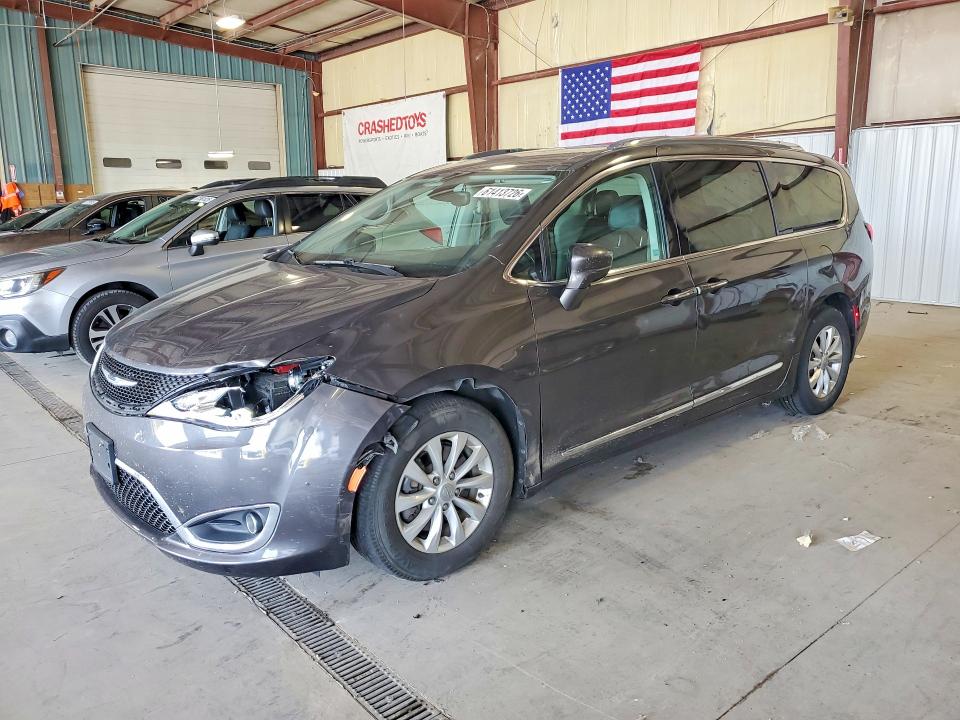 Продажа на аукционе авто 2019 Chrysler Pacifica, vin: 2C4RC1BG3KR626083, номер лота: 61413726