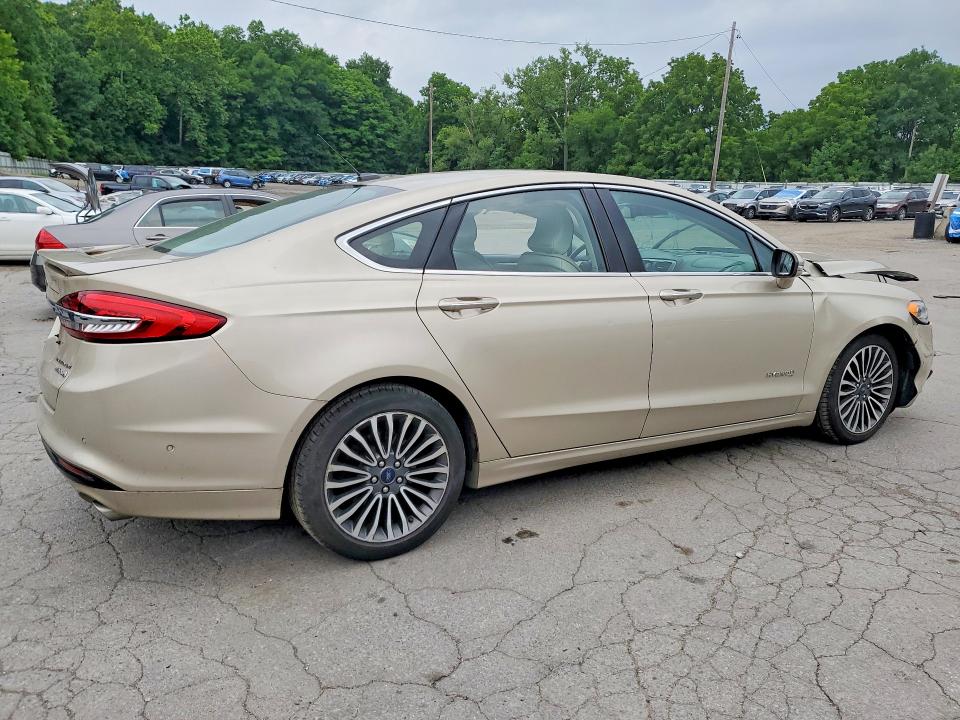 61810776 :رقم المزاد ، 3FA6P0RU9JR148280 vin ، 2018 Ford Fusion مزاد بيع