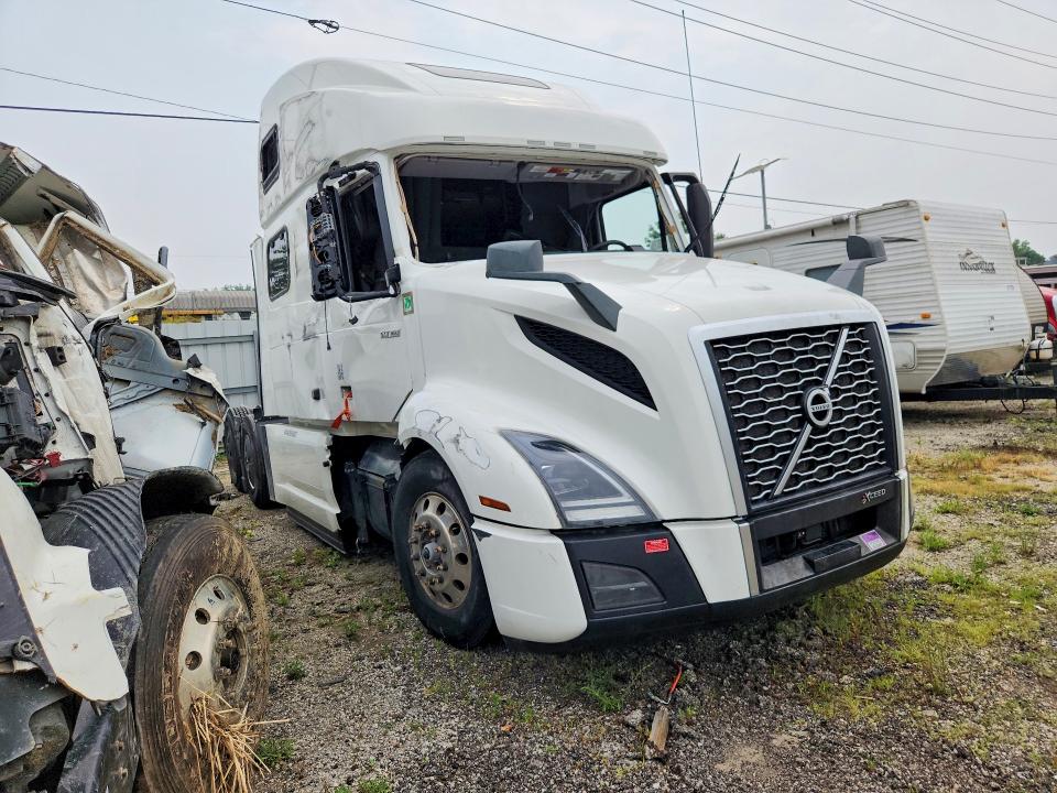 Продажа на аукционе авто 2024 Volvo Vn, vin: 4V4NC9EH2RN340237, номер лота: 61425586