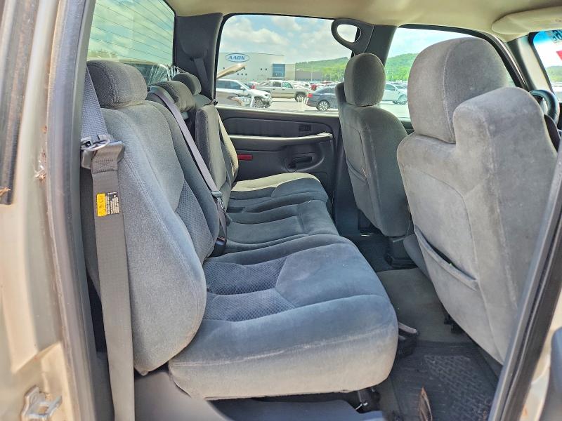 58742076 :رقم المزاد ، 1GCHC23214F251292 vin ، 2004 Chevrolet Silverado مزاد بيع