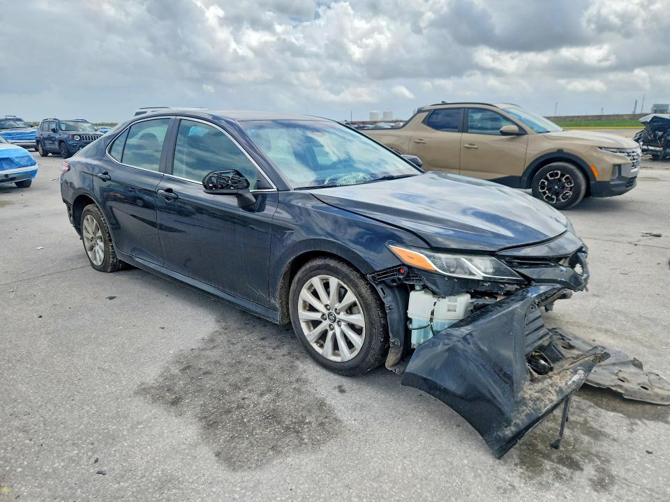 2020 Toyota Camry მანქანა იყიდება აუქციონზე, vin: 4T1C11AK4LU336937, აუქციონის ნომერი: 62041286
