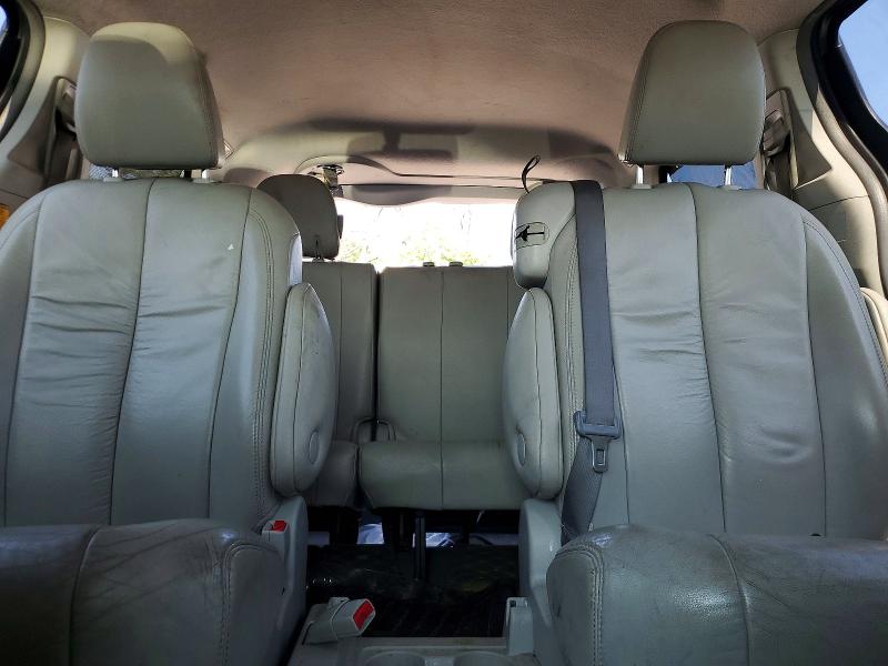 58539126 :رقم المزاد ، 5TDYK3DC7BS066127 vin ، 2011 Toyota Sienna مزاد بيع
