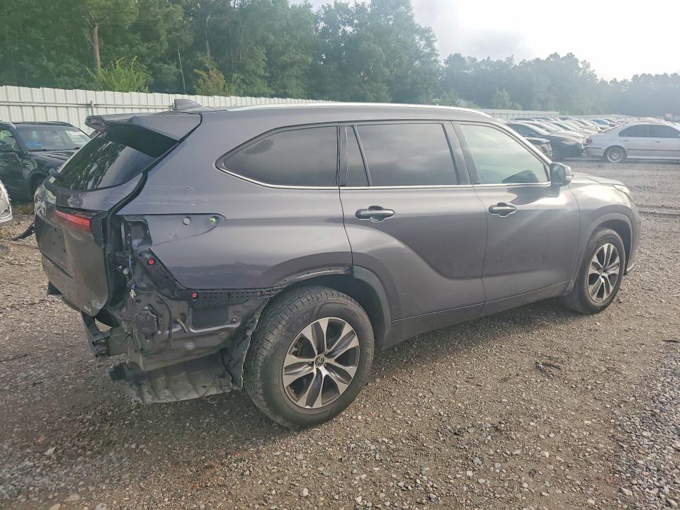61197346 :رقم المزاد ، 5TDGZRAH0MS051353 vin ، 2021 Toyota Highlander مزاد بيع