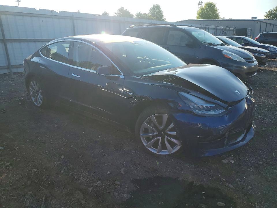 Продаж на аукціоні авто 2018 Tesla Model 3, vin: 5YJ3E1EB8JF063641, номер лоту: 62305136