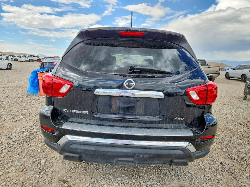 60066036 :رقم المزاد ، 5N1DR2MM5HC668687 vin ، 2017 Nissan Pathfinder مزاد بيع