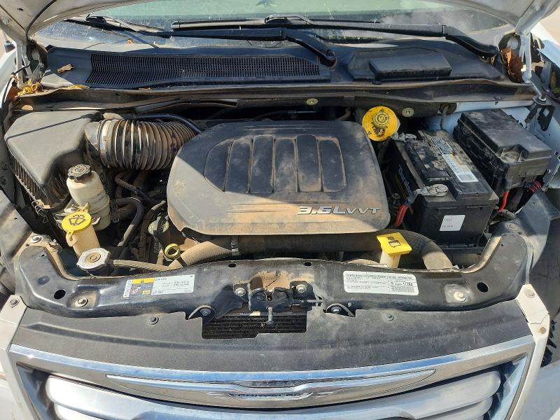 2015 Chrysler Town & Country მანქანა იყიდება აუქციონზე, vin: 2C4RC1CG2FR656874, აუქციონის ნომერი: 60251346