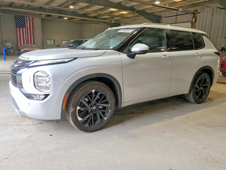 61588646 :رقم المزاد ، JA4J4VA85NZ014581 vin ، 2022 Mitsubishi Outlander مزاد بيع
