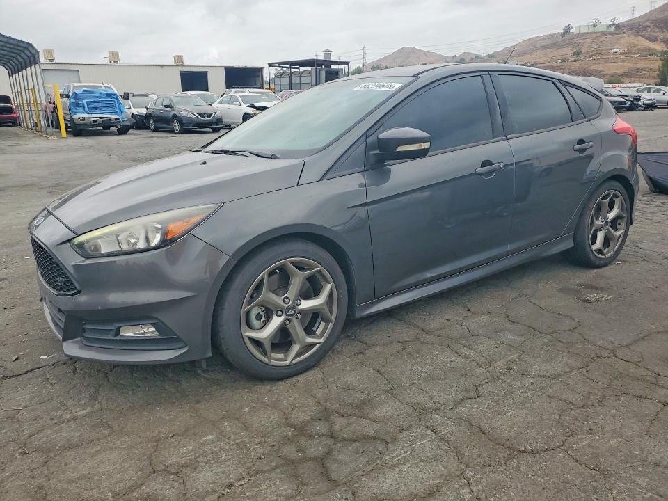 2017 Ford Focus მანქანა იყიდება აუქციონზე, vin: 1FADP3L91HL266992, აუქციონის ნომერი: 58294636