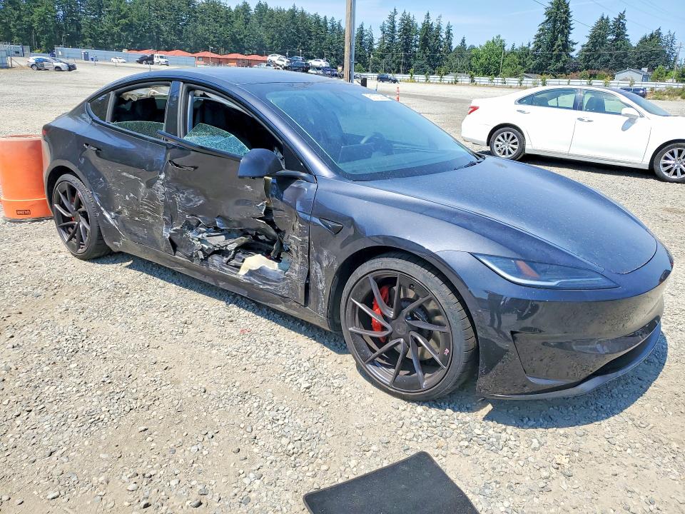 Продажа на аукционе авто 2024 Tesla Model 3, vin: 5YJ3E1ET0RF823615, номер лота: 61070266