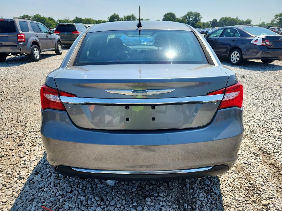 60712726 :رقم المزاد ، 1C3CCBCG2DN574797 vin ، 2013 Chrysler 200 مزاد بيع