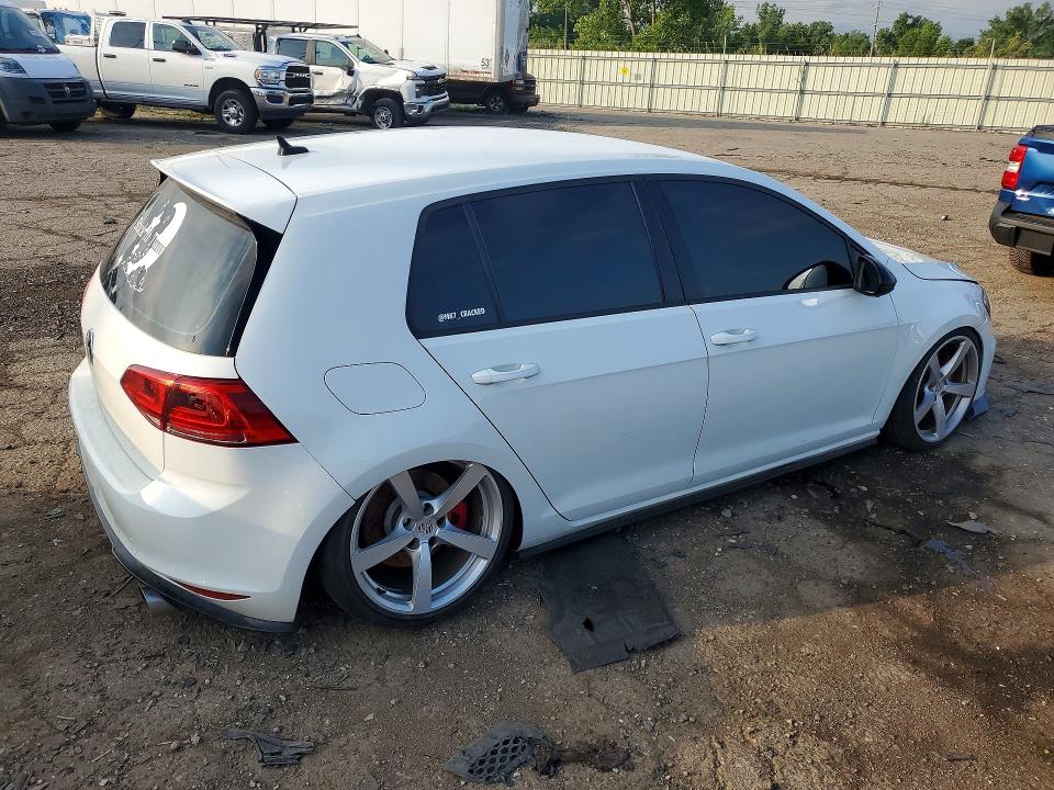 60553966 :رقم المزاد ، 3VW447AU6HM067546 vin ، 2017 Volkswagen Gti مزاد بيع