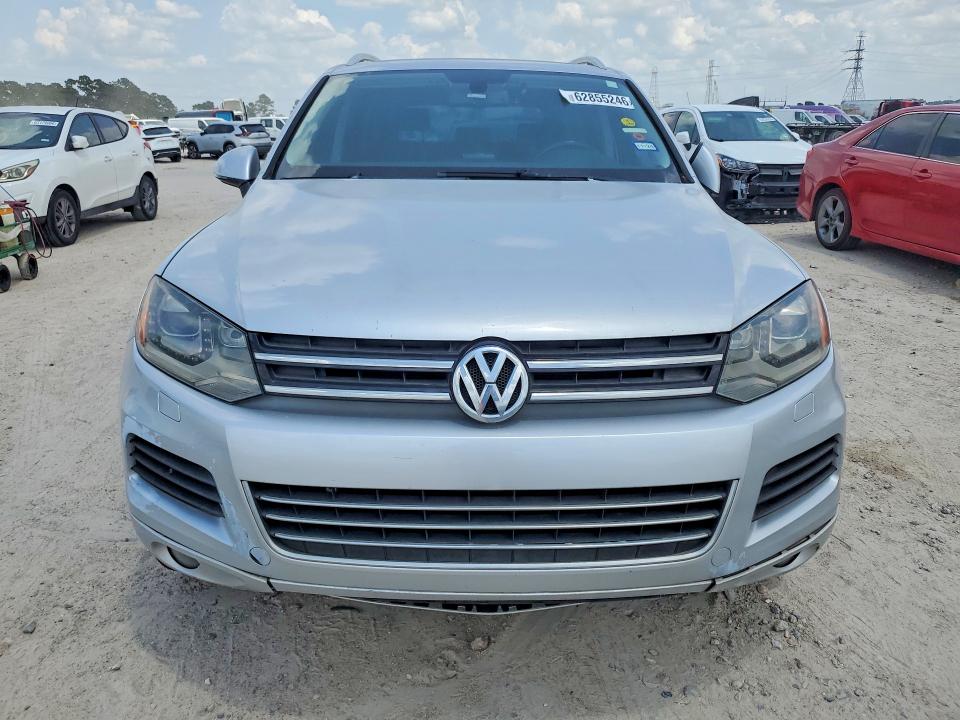 2013 Volkswagen Touareg მანქანა იყიდება აუქციონზე, vin: WVGEF9BP0DD004983, აუქციონის ნომერი: 62855246