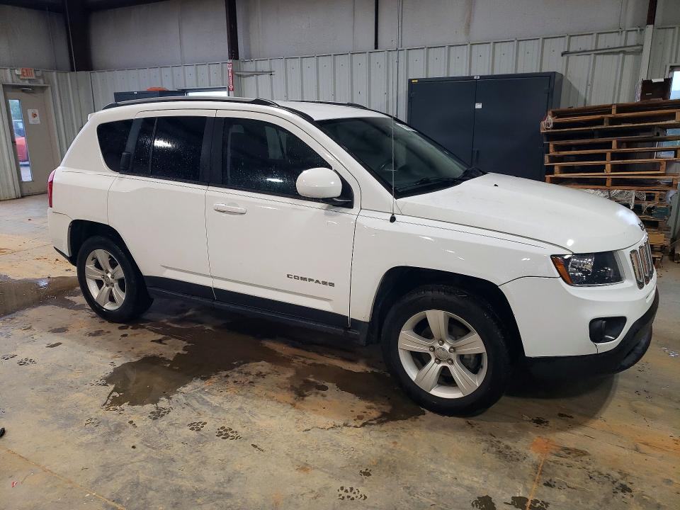 57815376 :رقم المزاد ، 1C4NJDEB1GD765595 vin ، 2016 Jeep Compass مزاد بيع