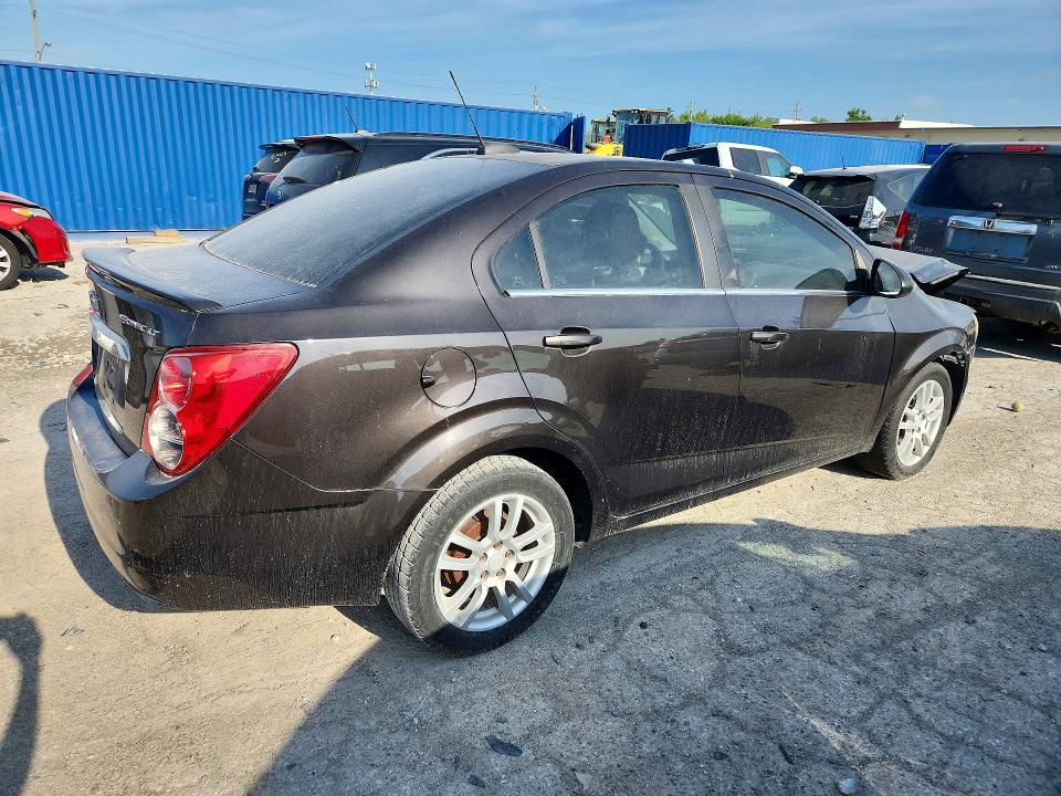 59613256 :رقم المزاد ، 1G1JC5SH1F4127202 vin ، 2015 Chevrolet Sonic مزاد بيع