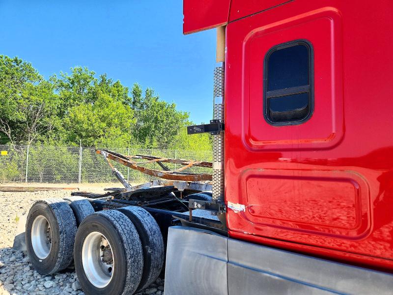 Auction sale of the 2017 Freightliner Cascadia 125, vin: 3AKJGLDR2HSHF4212, lot number: 62141646