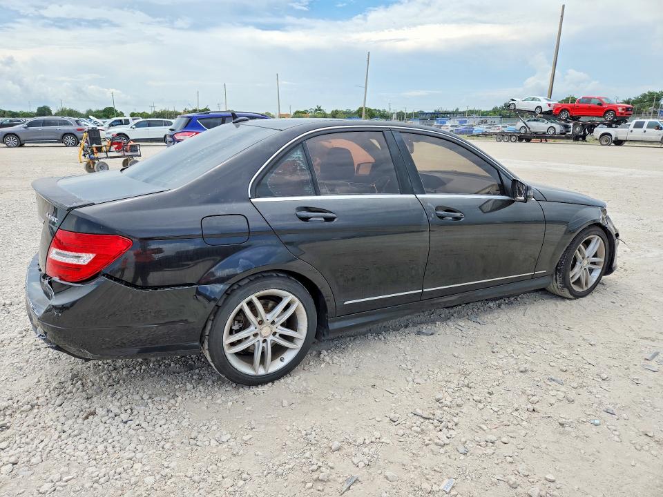 2014 Mercedes-benz C მანქანა იყიდება აუქციონზე, vin: WDDGF8AB7EG201054, აუქციონის ნომერი: 63039476