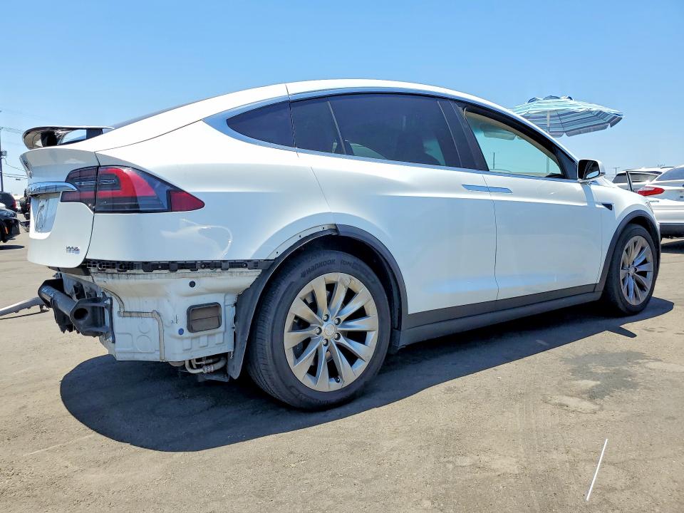 Продажа на аукционе авто 2019 Tesla Model X, vin: 5YJXCAE25KF152947, номер лота: 60084176