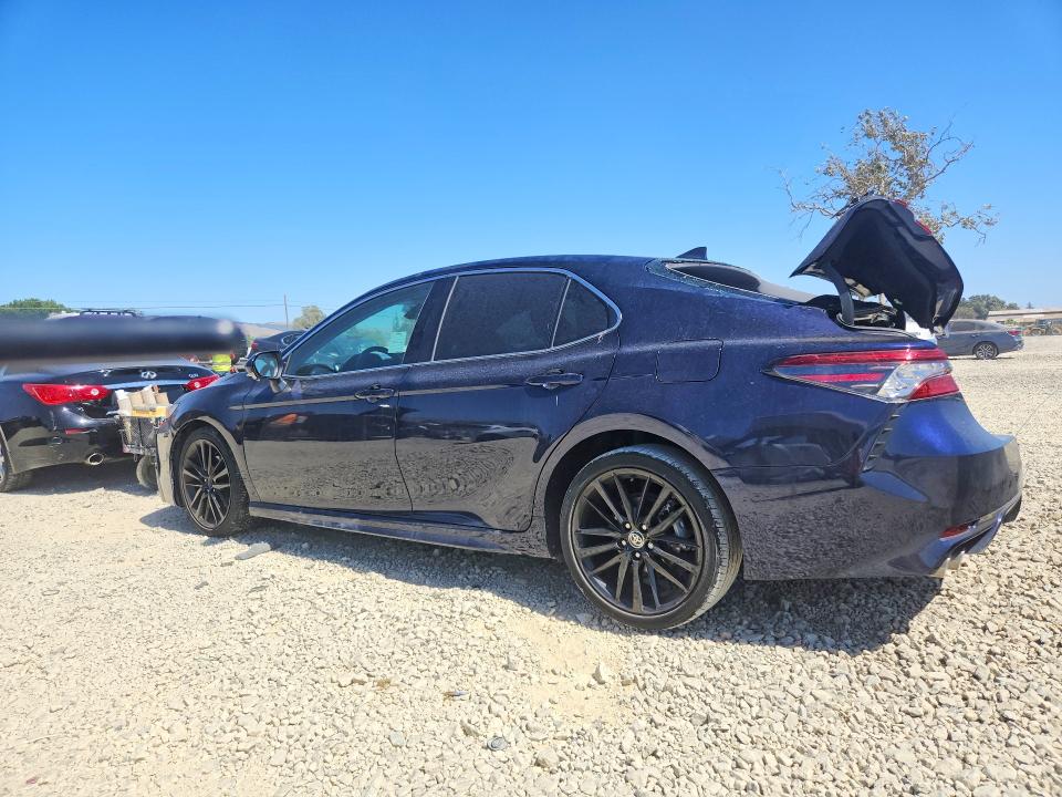 61421016 :رقم المزاد ، 4T1K61AK0NU700562 vin ، 2022 Toyota Camry مزاد بيع