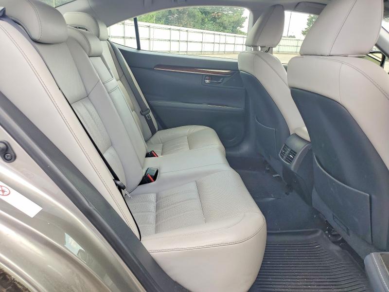 60742946 :رقم المزاد ، JTHBW1GGXJ2181130 vin ، 2018 Lexus Es مزاد بيع