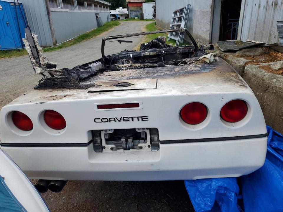57752726 :رقم المزاد ، 1G1YY3180J5120699 vin ، 1988 Chevrolet Corvette مزاد بيع