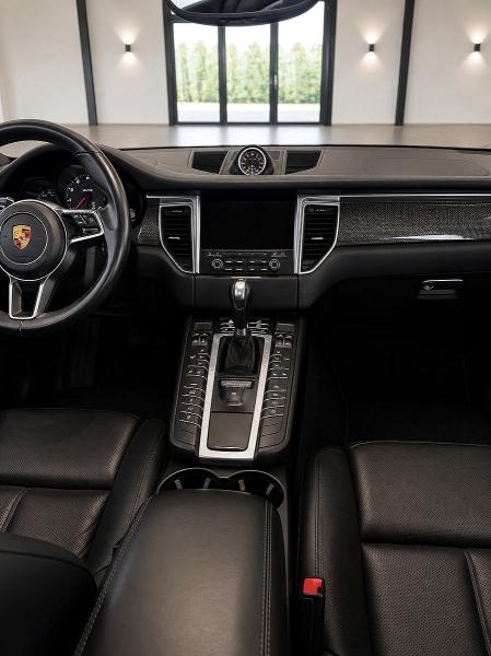 62356696 :رقم المزاد ، WP1AG2A57HLB55076 vin ، 2017 Porsche Macan مزاد بيع