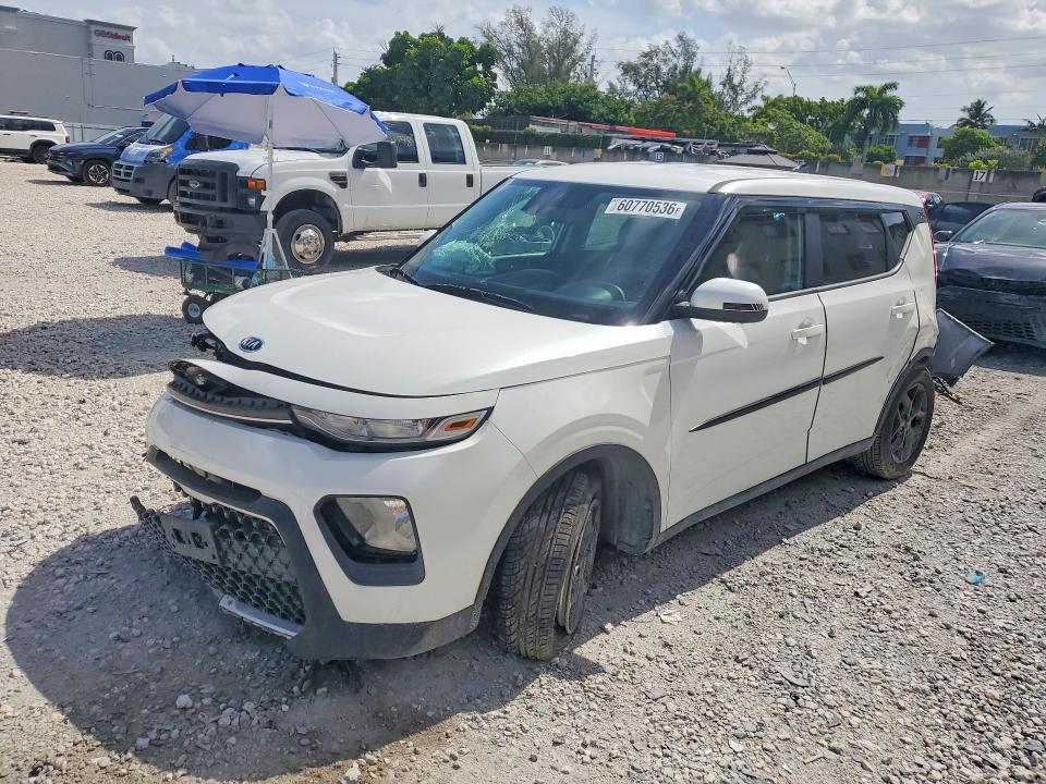 60770536 :رقم المزاد ، KNDJ23AU2M7124950 vin ، 2021 Kia Soul مزاد بيع