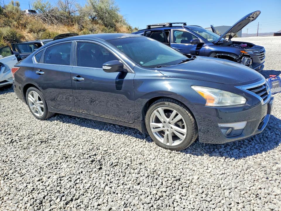 Продажа на аукционе авто 2015 Nissan Altima, vin: 1N4BL3AP9FC140686, номер лота: 63515576