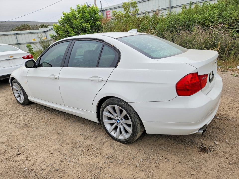 61608786 :رقم المزاد ، WBAPH7C57BE850556 vin ، 2011 Bmw 328 مزاد بيع