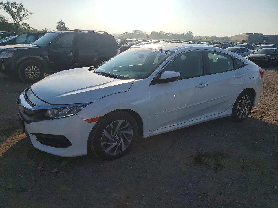 60951326 :رقم المزاد ، 19XFC2F71JE037939 vin ، 2018 Honda Civic مزاد بيع