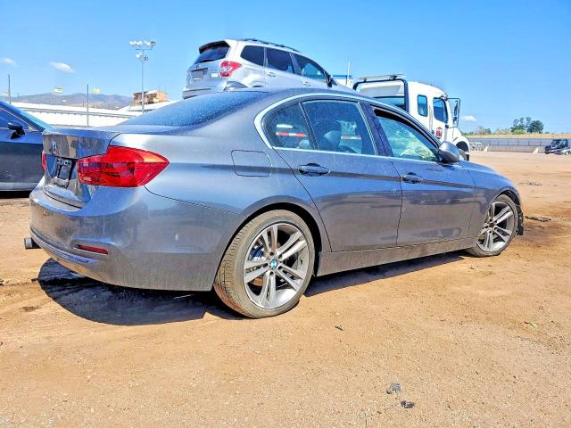 59711386 :رقم المزاد ، WBA8D9C57JA607735 vin ، 2018 Bmw 330 مزاد بيع