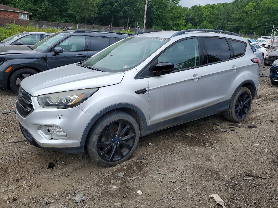 Продажа на аукционе авто 2017 Ford Escape, vin: 1FMCU0GD0HUA57678, номер лота: 61915336