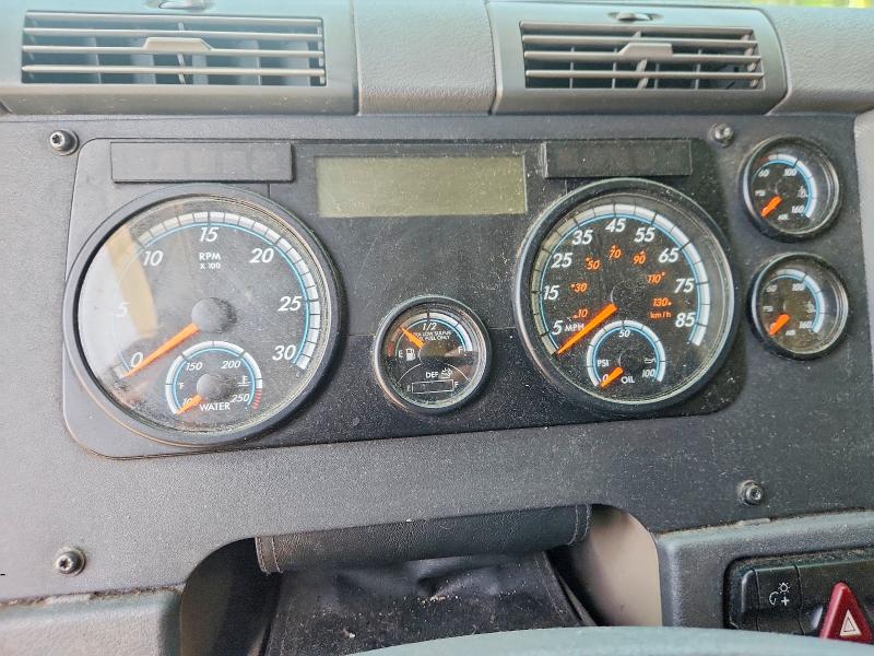 59141896 :رقم المزاد ، 1FUJGLDRXJLJY4477 vin ، 2018 Freightliner Cascadia 125 مزاد بيع