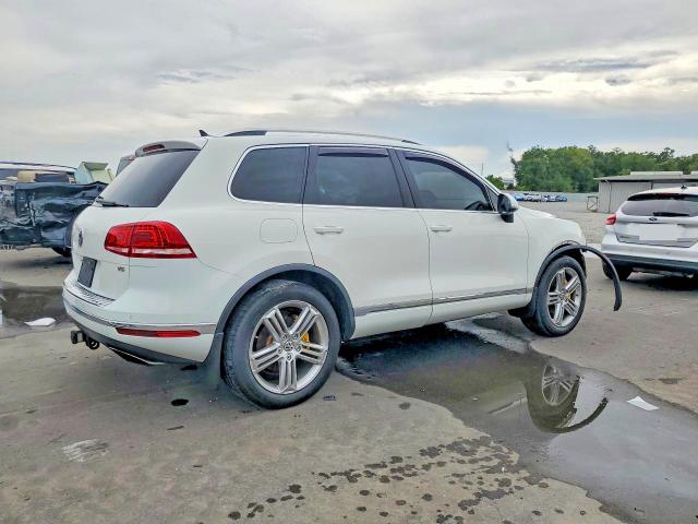 61352146 :رقم المزاد ، WVGEF9BP0GD011047 vin ، 2016 Volkswagen Touareg مزاد بيع